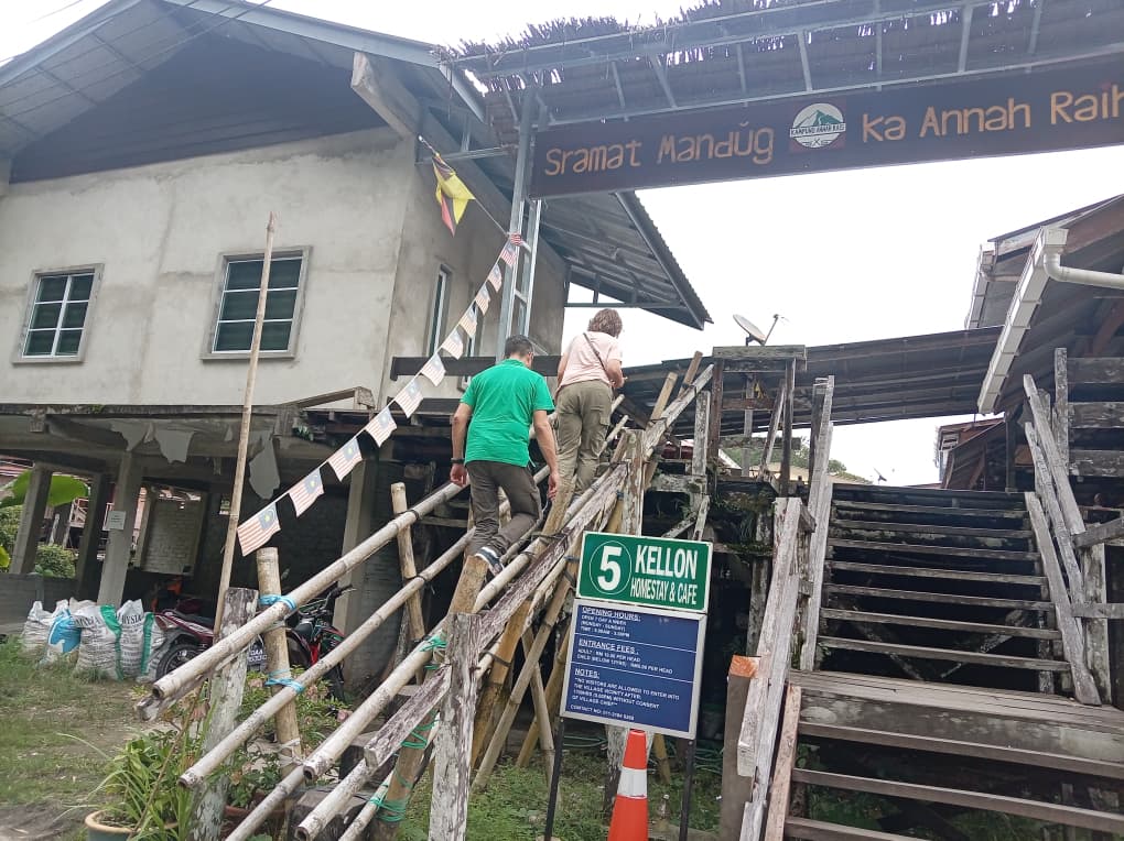 BUDGET TRAVEL - ORANGUTAN & LONGHOUSE - Image 4